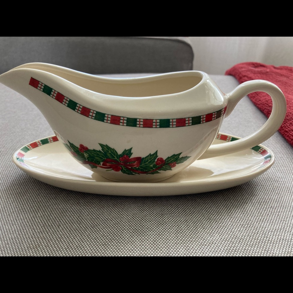 Beautiful Christmas Patterned Gravy Boat